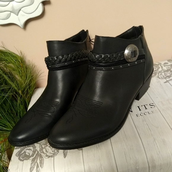 Dolce Vita Shoes - NWOT ✨Dolce Vita Ankle boots, 10
